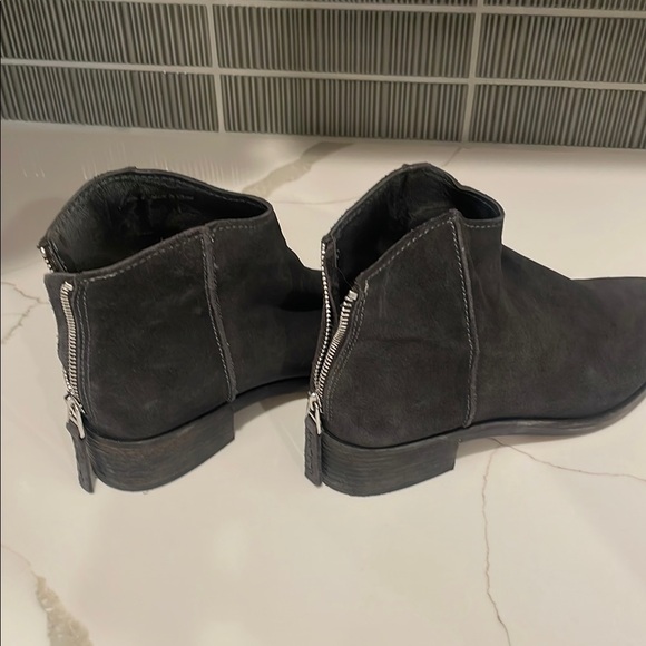 Black Ankle Boots with Slip-On Style Soft Material and Low Heel - Picture 1 of 4